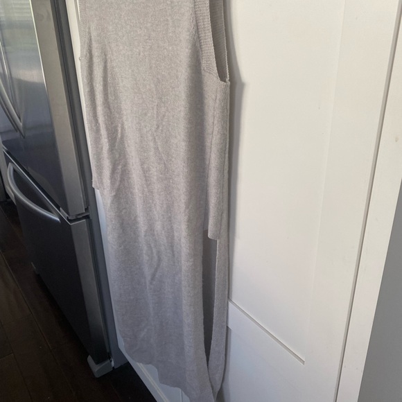 Wilfred adorable sleeveless sweater size sm - Picture 2 of 5